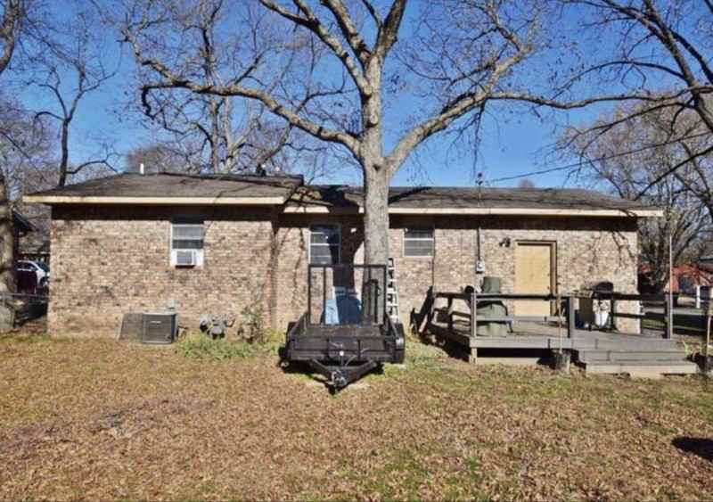 314 Redbud Ln - Photo 2 of 8