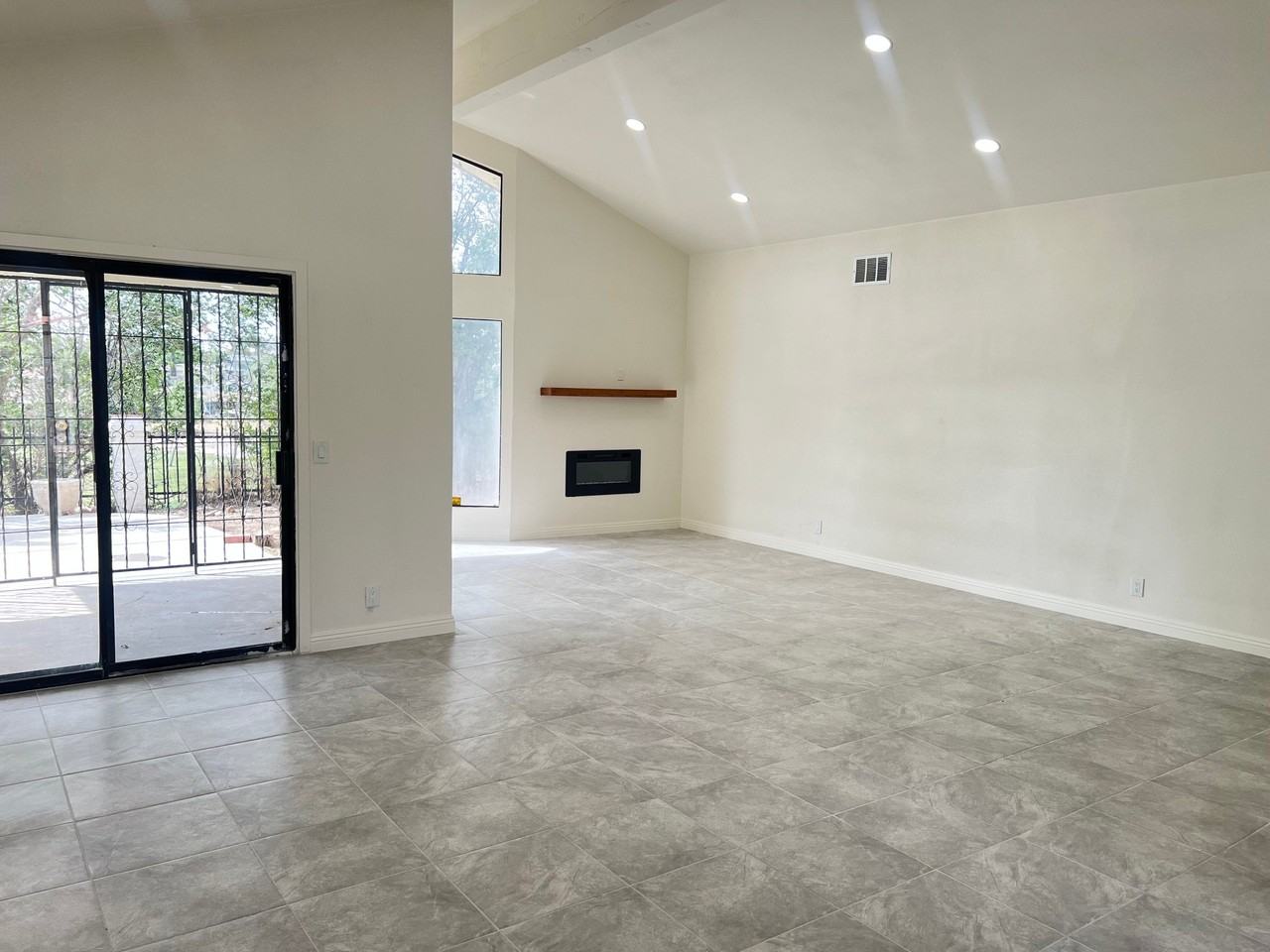 13850 Dahlgren Dr - Photo 6 of 20