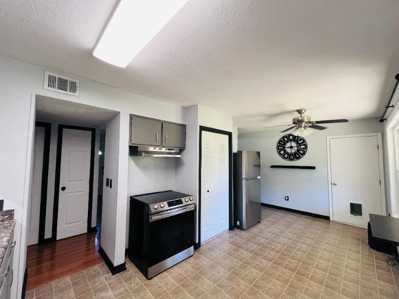 4617 Kirk Ln - Photo 3 of 20