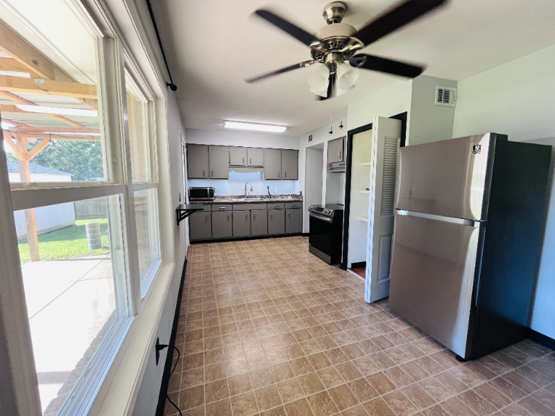 4617 Kirk Ln - Photo 4 of 20