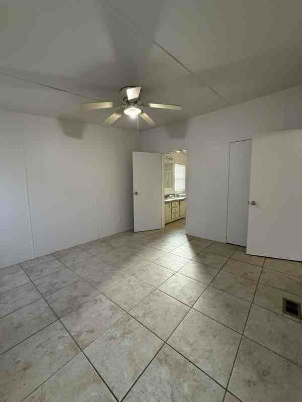 605 N Executive Dr - Photo 5 of 11