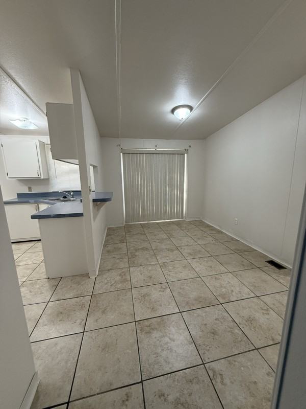 605 N Executive Dr - Photo 7 of 11