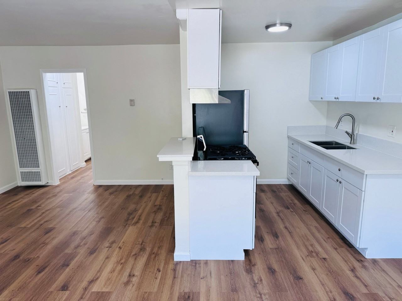 407 Neva Pl - Photo 2 of 10