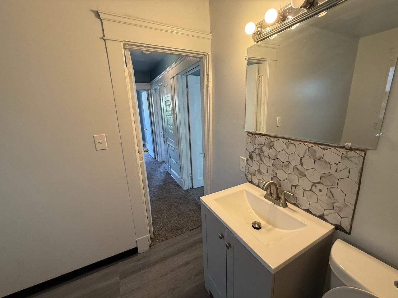 14016 Castalia Ave - Photo 3 of 31