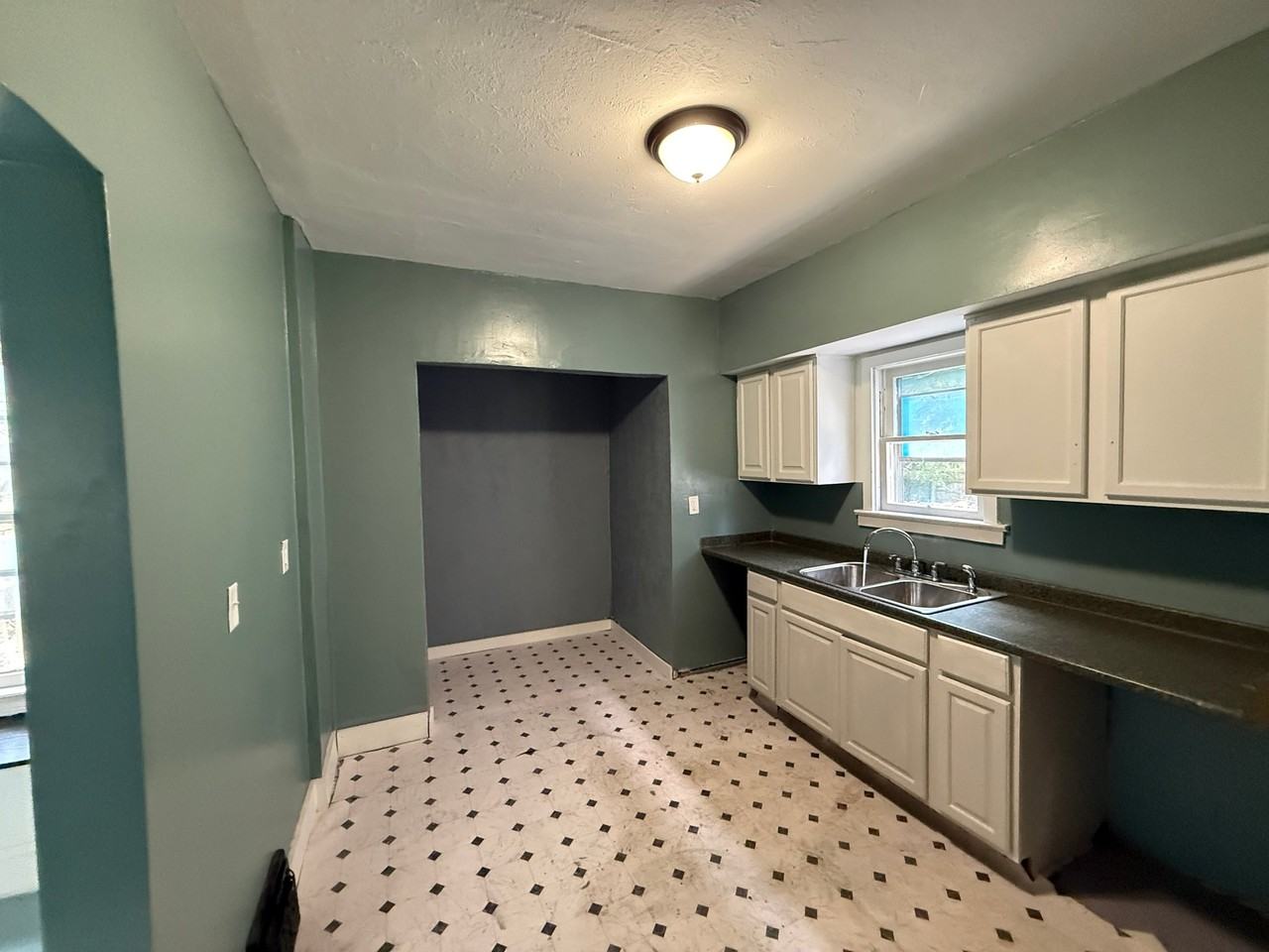 14016 Castalia Ave - Photo 6 of 31