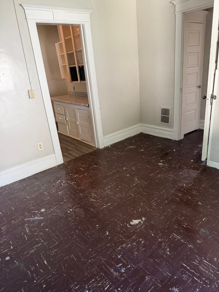 39 1/2 Garfield Pl