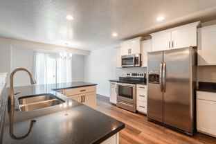 461 S Day Dream Ln - Photo 1 of 1