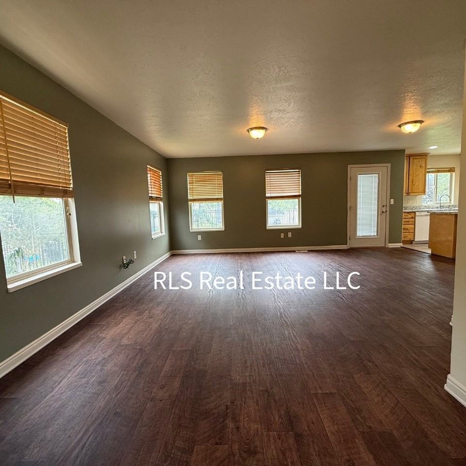 4043 W Cimarron - Photo 2 of 22