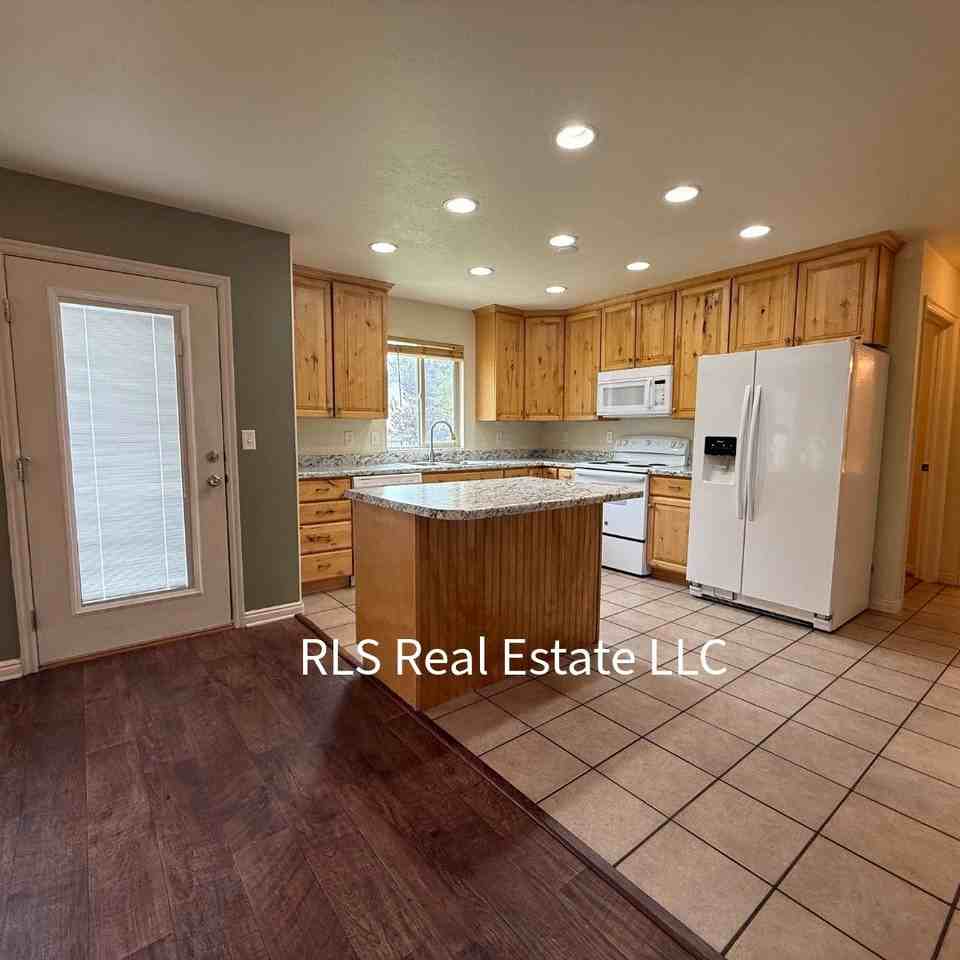 4043 W Cimarron - Photo 4 of 22