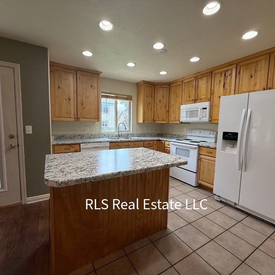 4043 W Cimarron - Photo 5 of 22