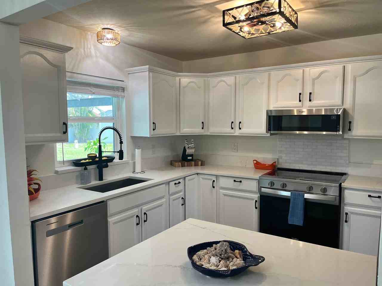 1824 Sw 29th Ter - Photo 4 of 20