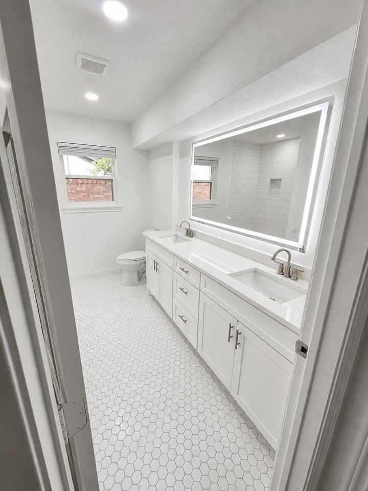 2212 Larry Dr - Photo 4 of 15