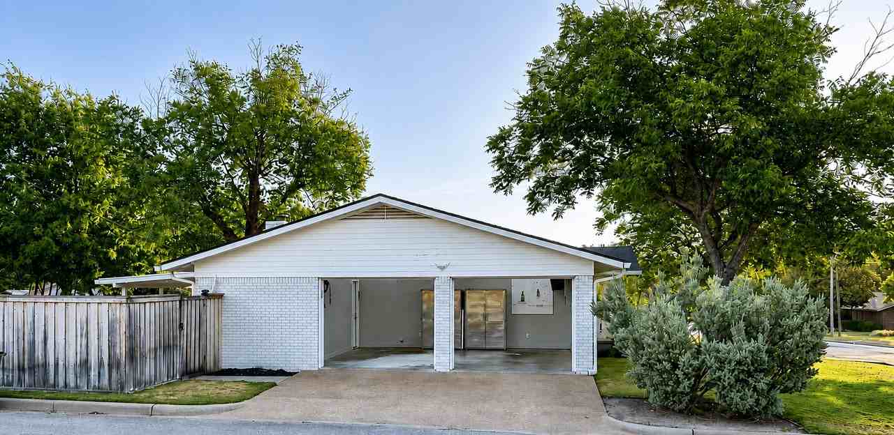 1515 W 19th St - Photo 2 of 10