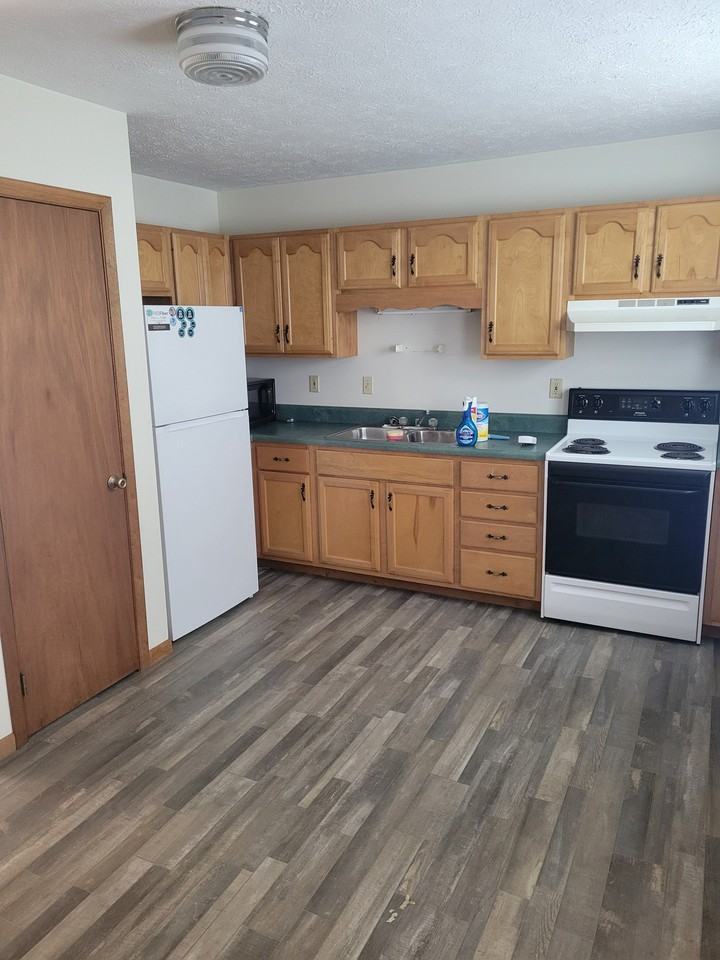 740 Straight Creek Rd - Photo 4 of 19