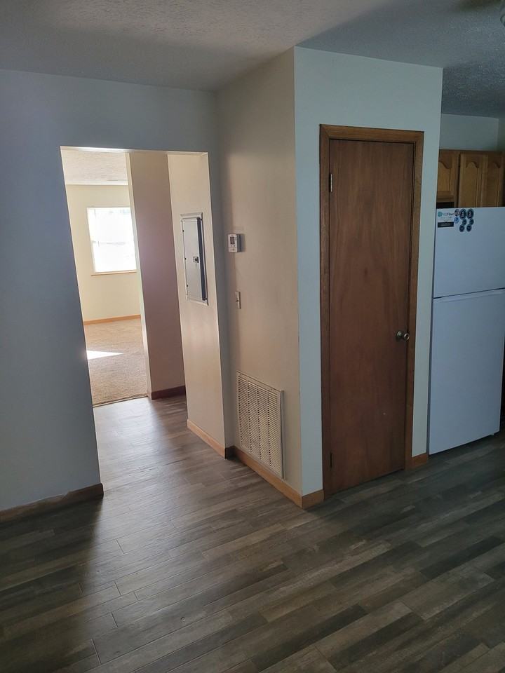 740 Straight Creek Rd - Photo 5 of 19