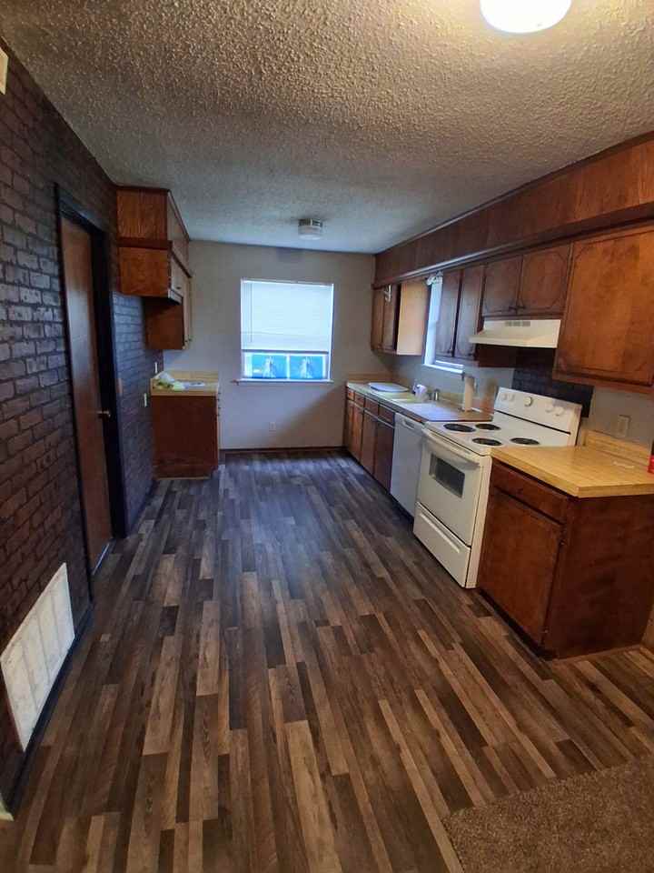 130 Haner Cir - Photo 3 of 8