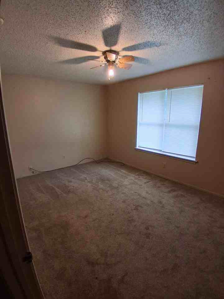 130 Haner Cir - Photo 4 of 8