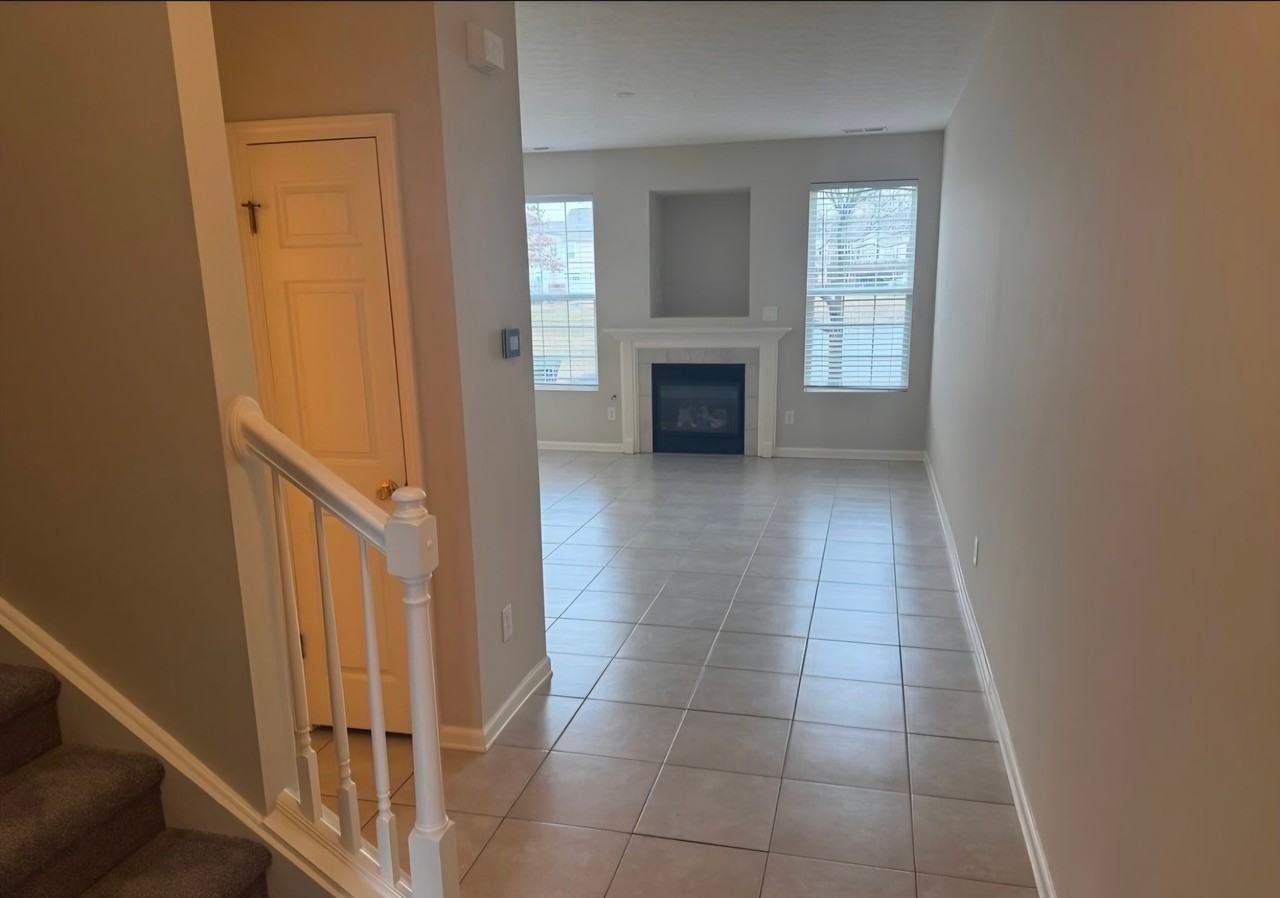 4088 Weston Pointe Dr - Photo 2 of 11