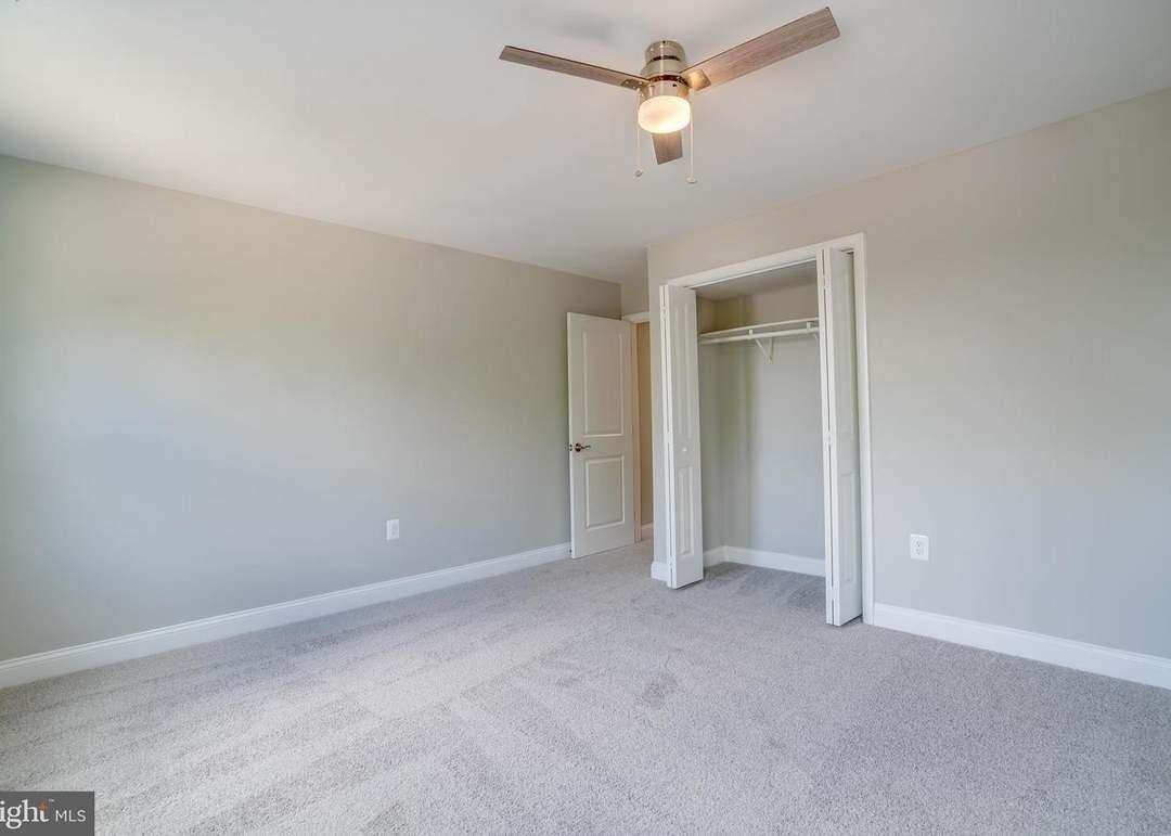 813 52nd St Ne - Photo 4 of 4