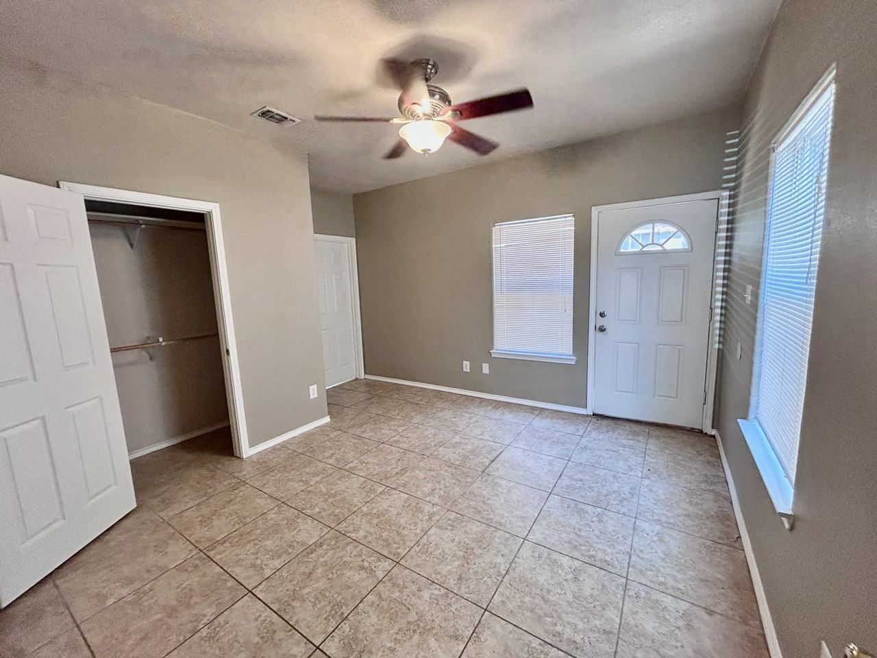 1104 Canyon Edge Dr #B - Photo 5 of 17