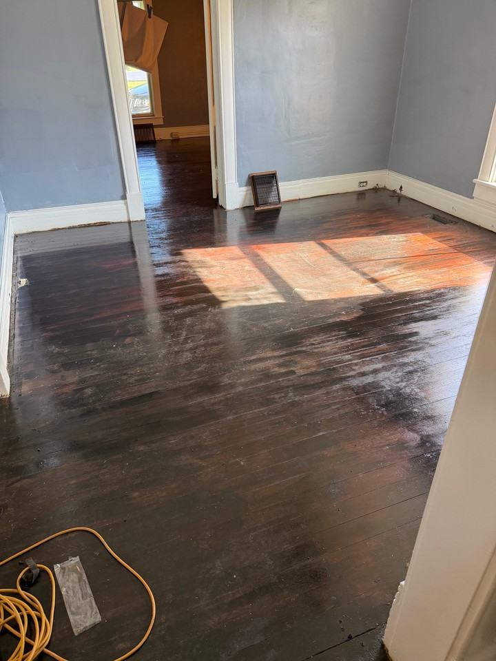 507 N 1st St - Photo 3 of 5