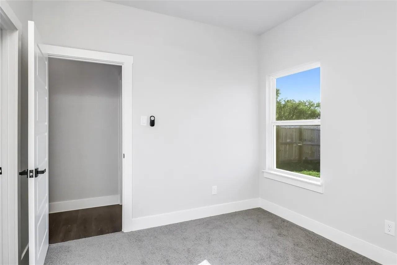 1507 E Magnolia Ave - Photo 3 of 14