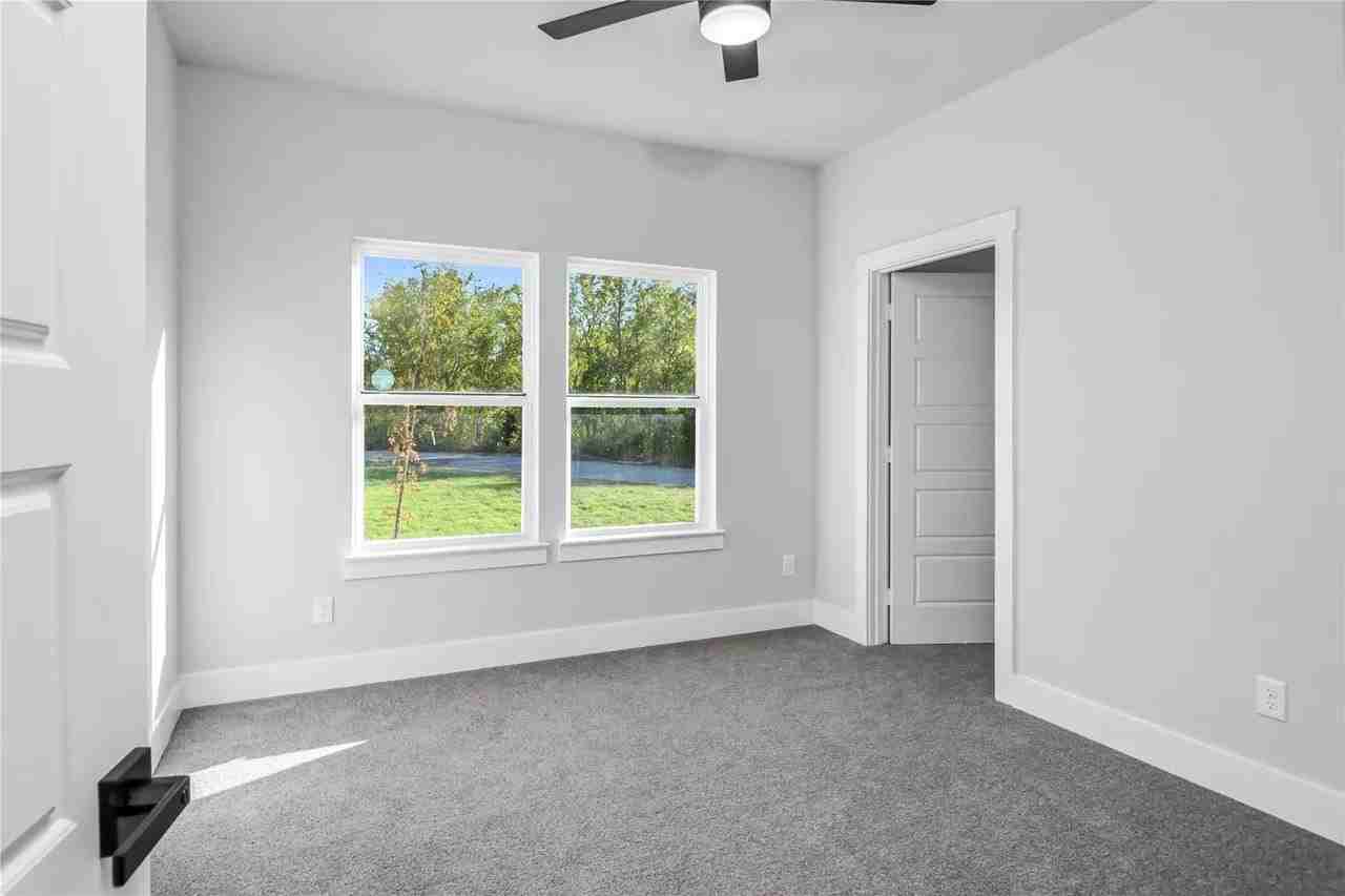 1507 E Magnolia Ave - Photo 4 of 14