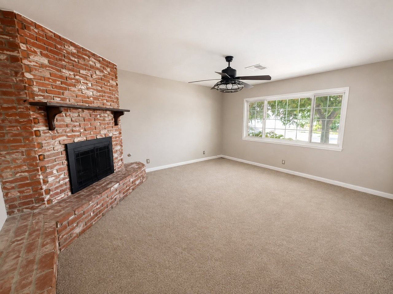 417 E Magnolia Ave - Photo 2 of 13