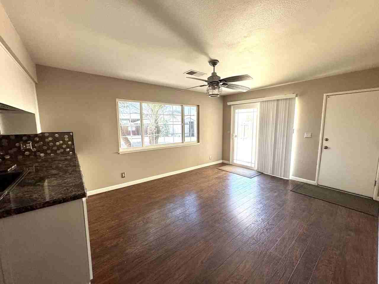 417 E Magnolia Ave - Photo 4 of 13