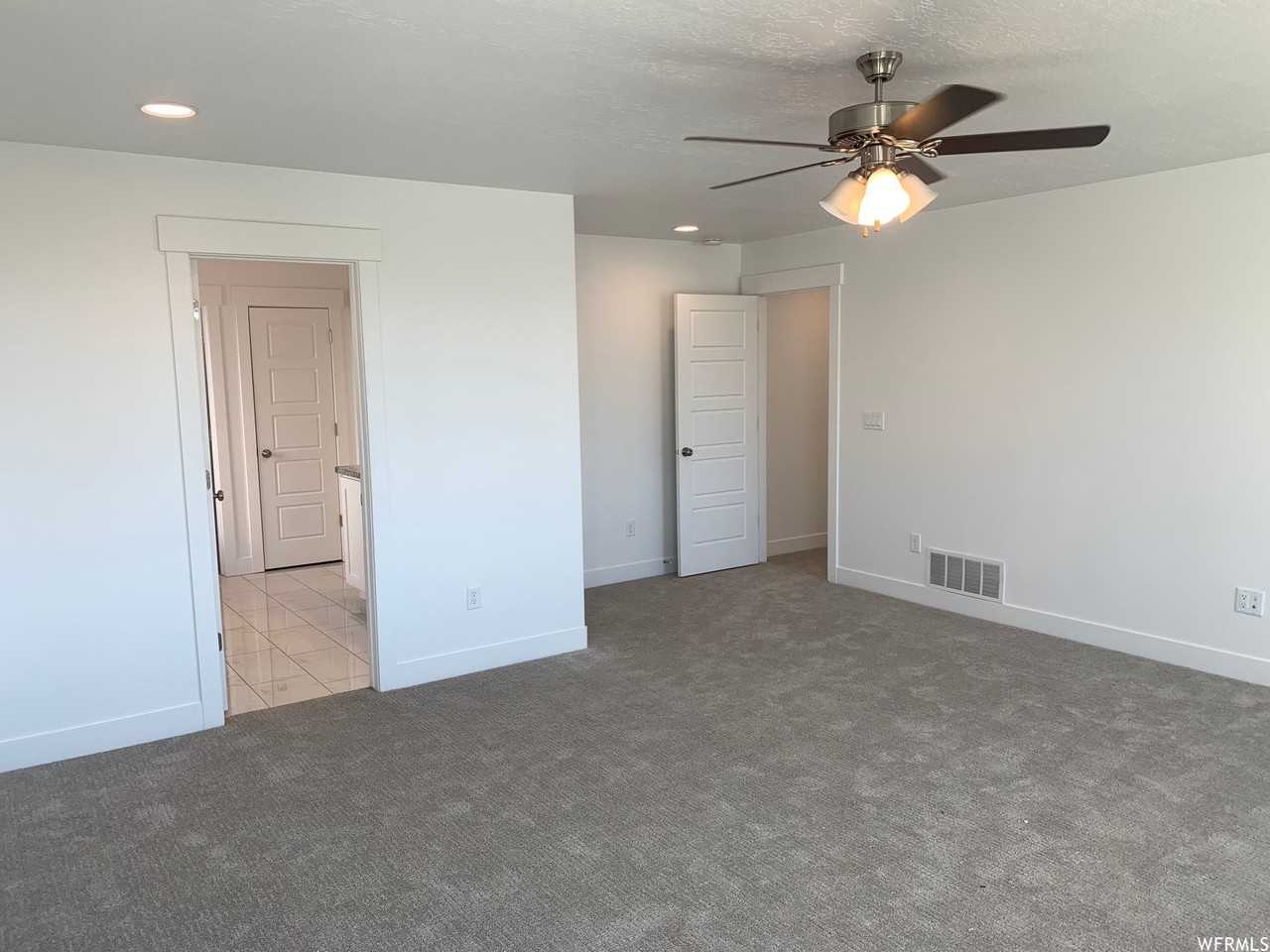 981 W Fairfield Rd - Photo 3 of 5