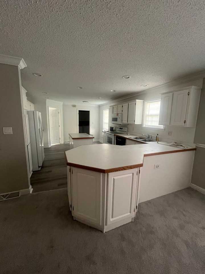 2850 Sanderford Rd - Photo 5 of 5