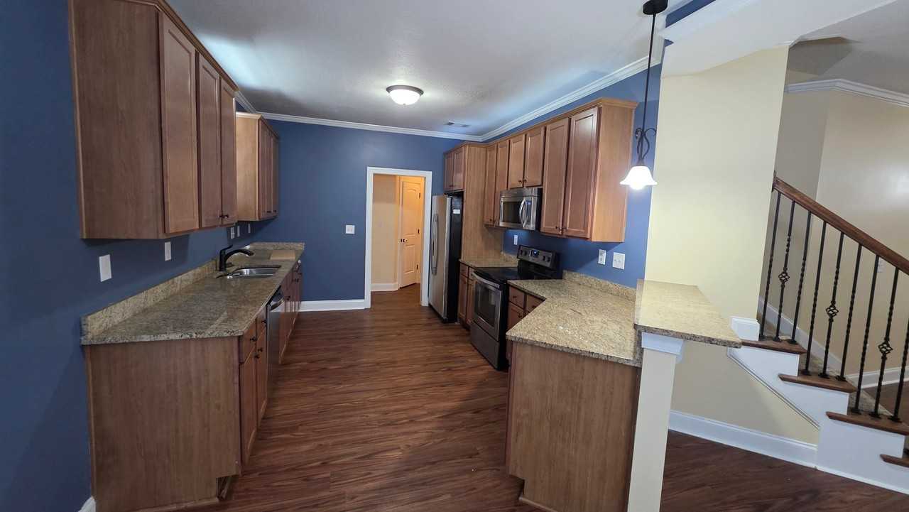 5508 Meghan Ln - Photo 4 of 17