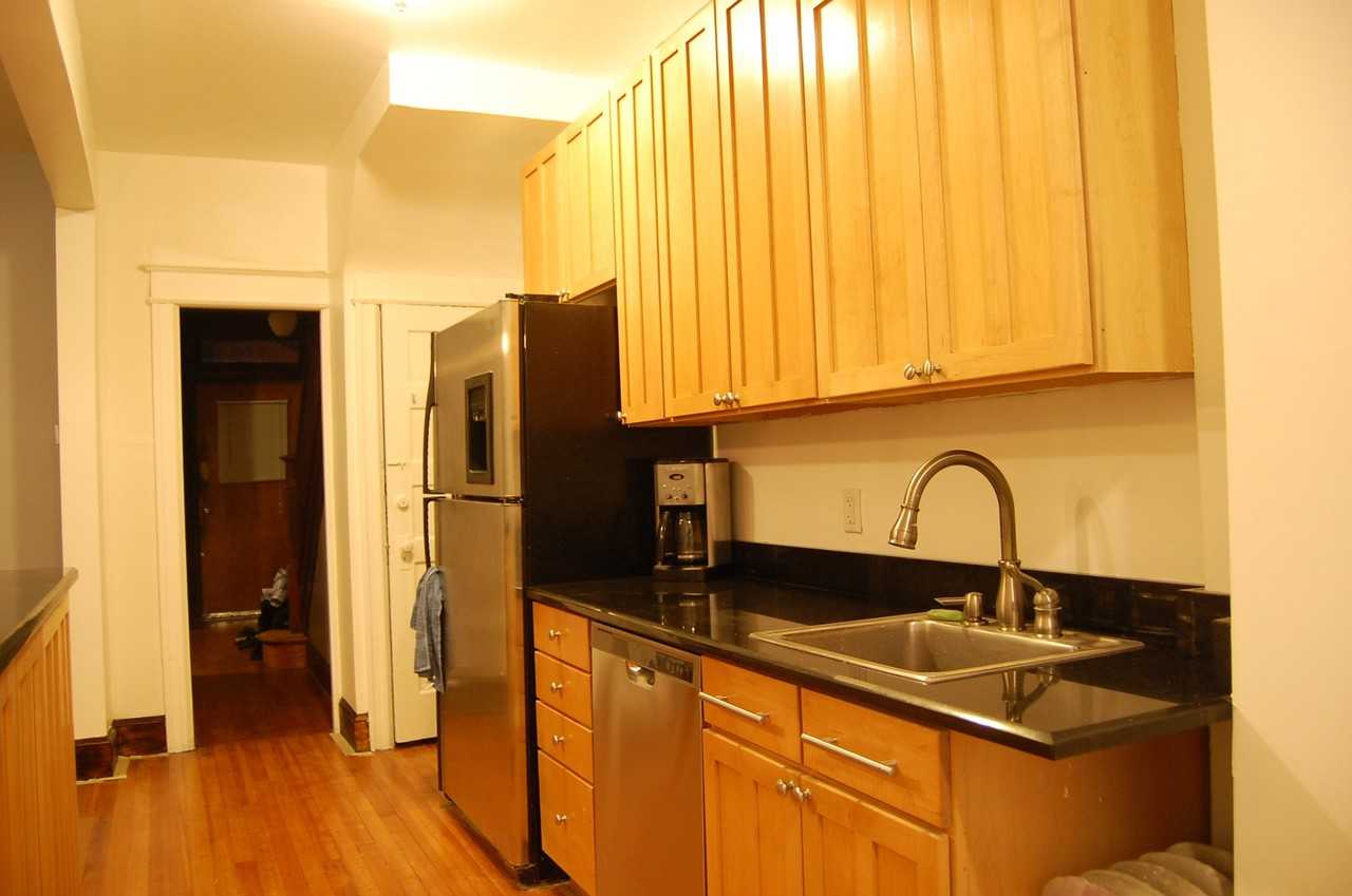 1209 Trinidad Ave Ne - Photo 3 of 10