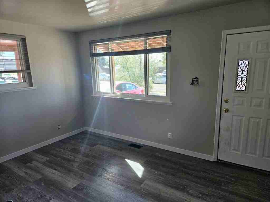 1065 E St #A - Photo 3 of 17