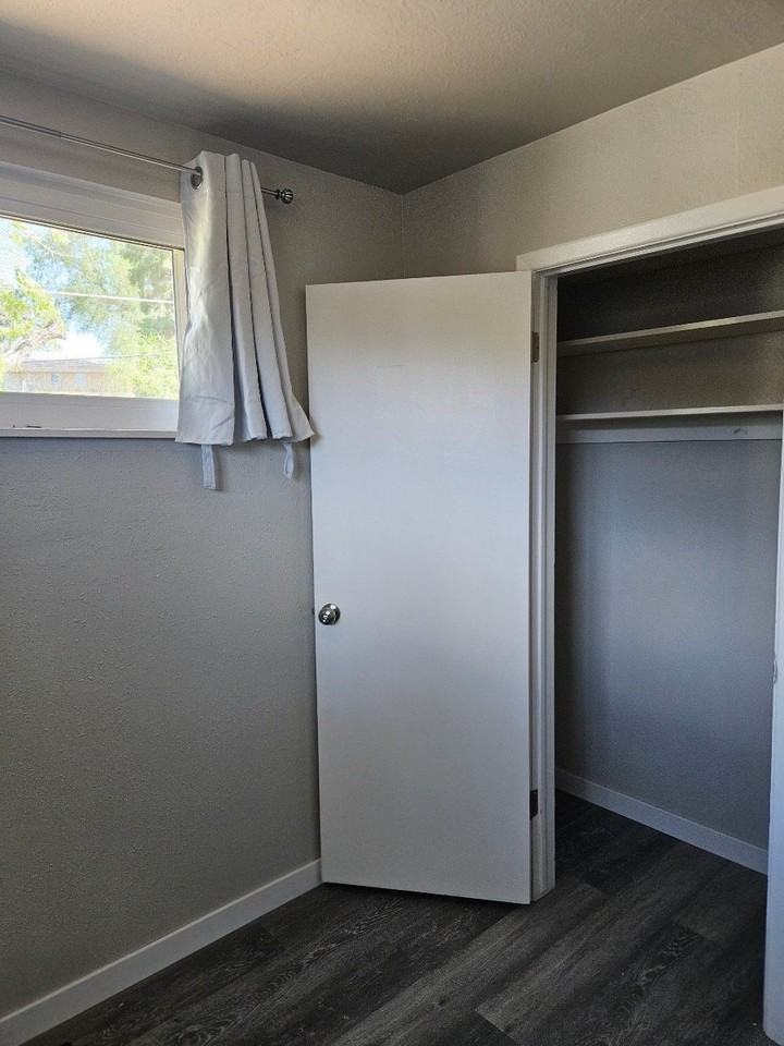 1065 E St #A - Photo 6 of 17