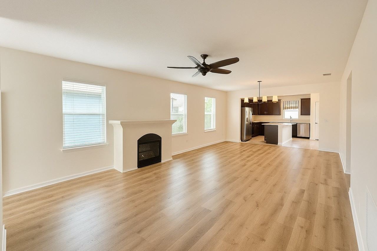 9011 Royal River Cir - Photo 5 of 22