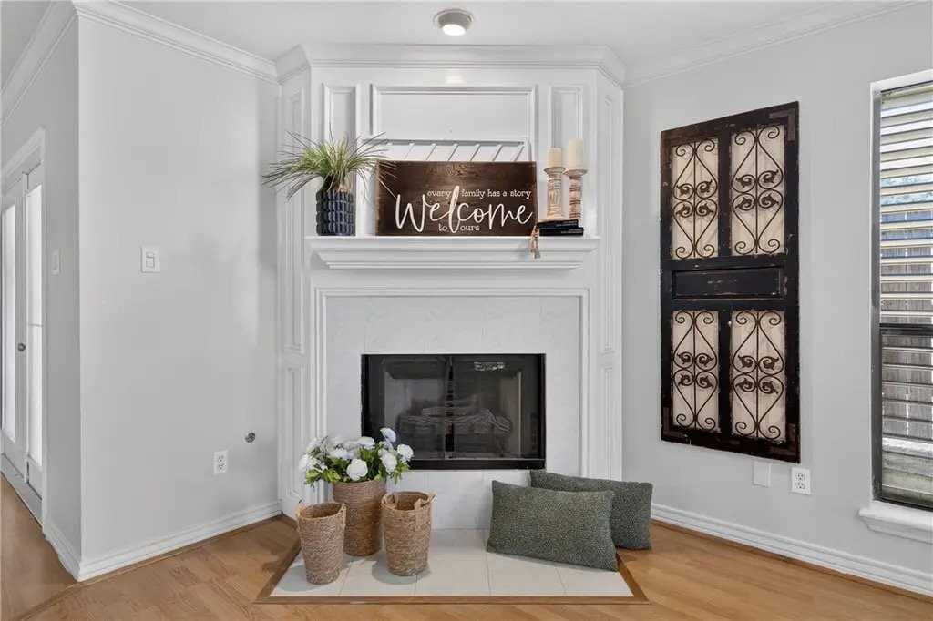 4022 Wood River Dr #5D - Photo 6 of 19