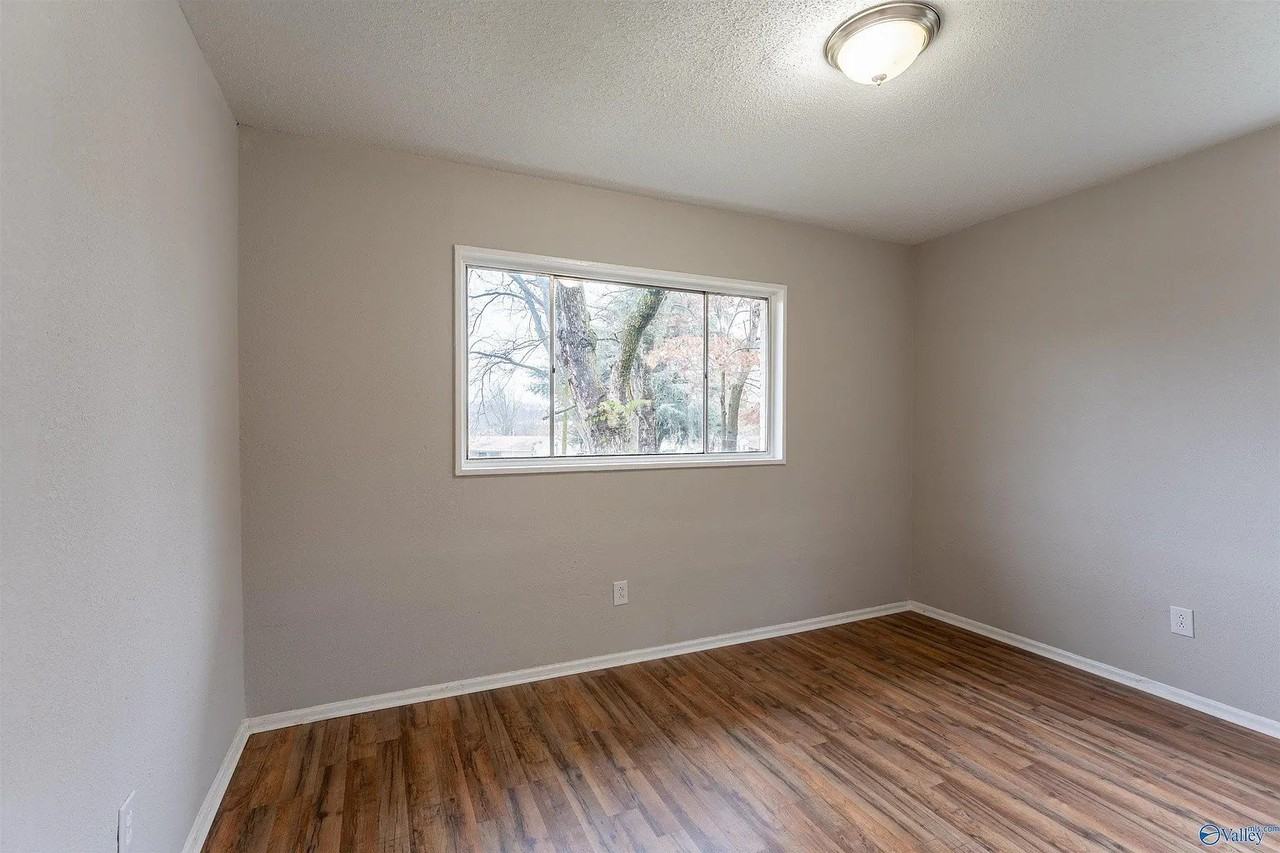 112 Wilkenson Dr Ne - Photo 3 of 19