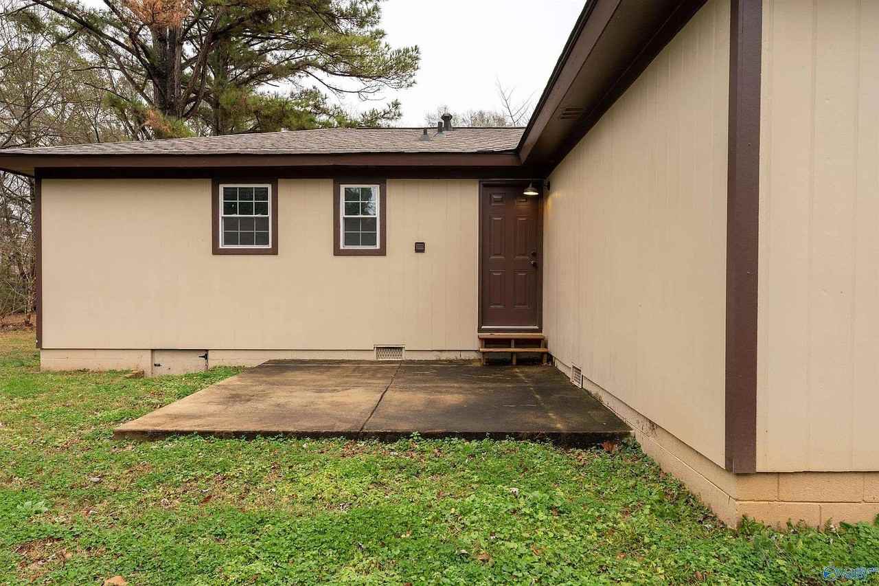 3708 Valleydale Rd Nw - Photo 2 of 19