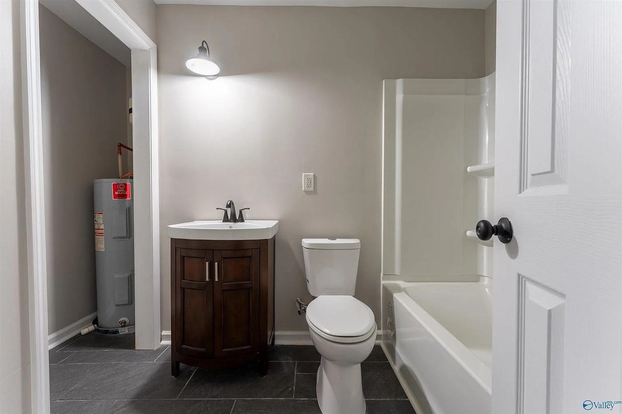 3708 Valleydale Rd Nw - Photo 3 of 19