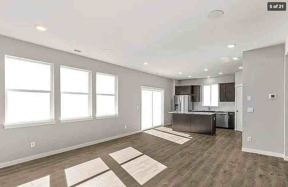6040 Addison Rd Sw - Photo 5 of 17