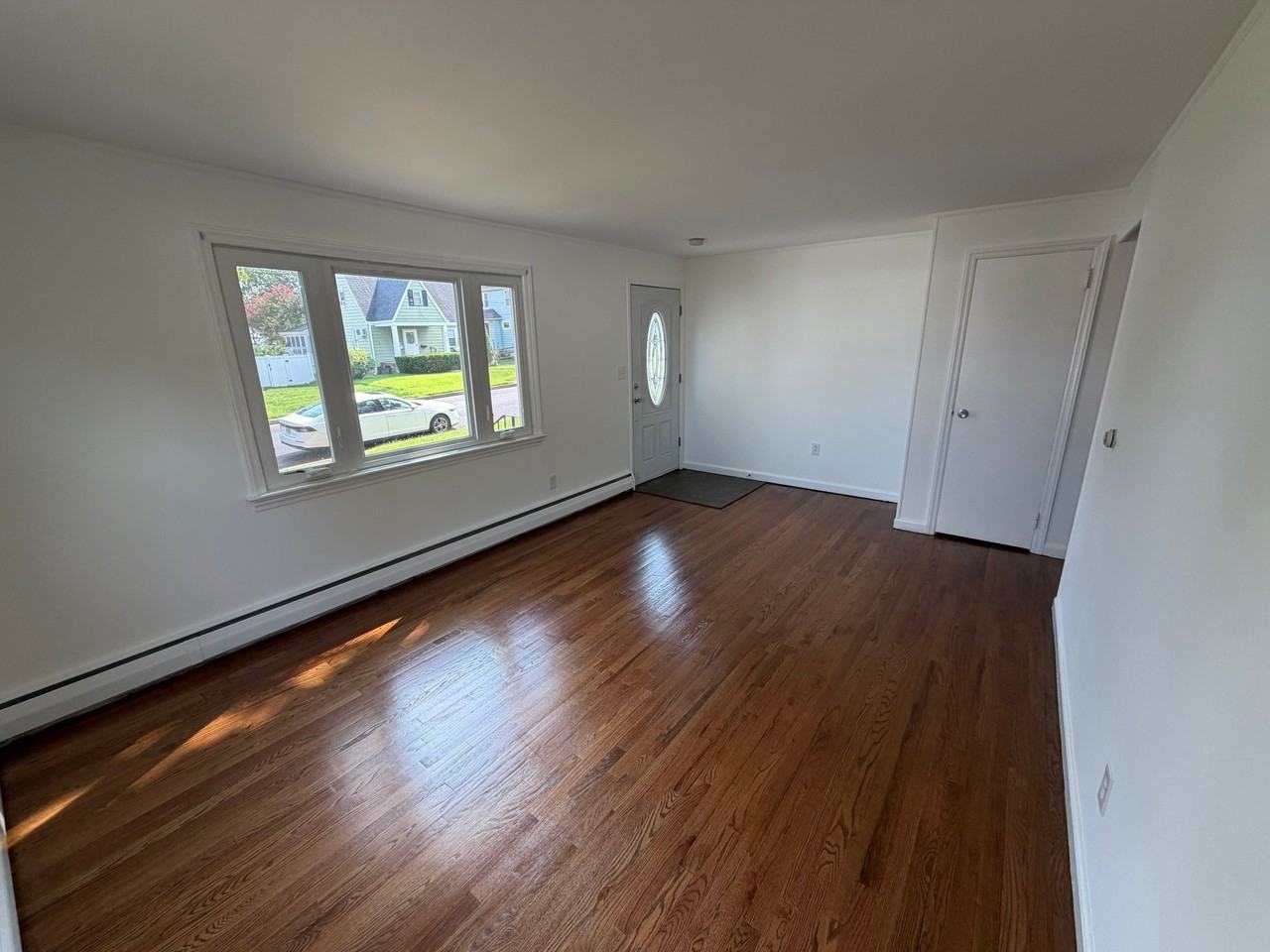 98 Craske St - Photo 3 of 20