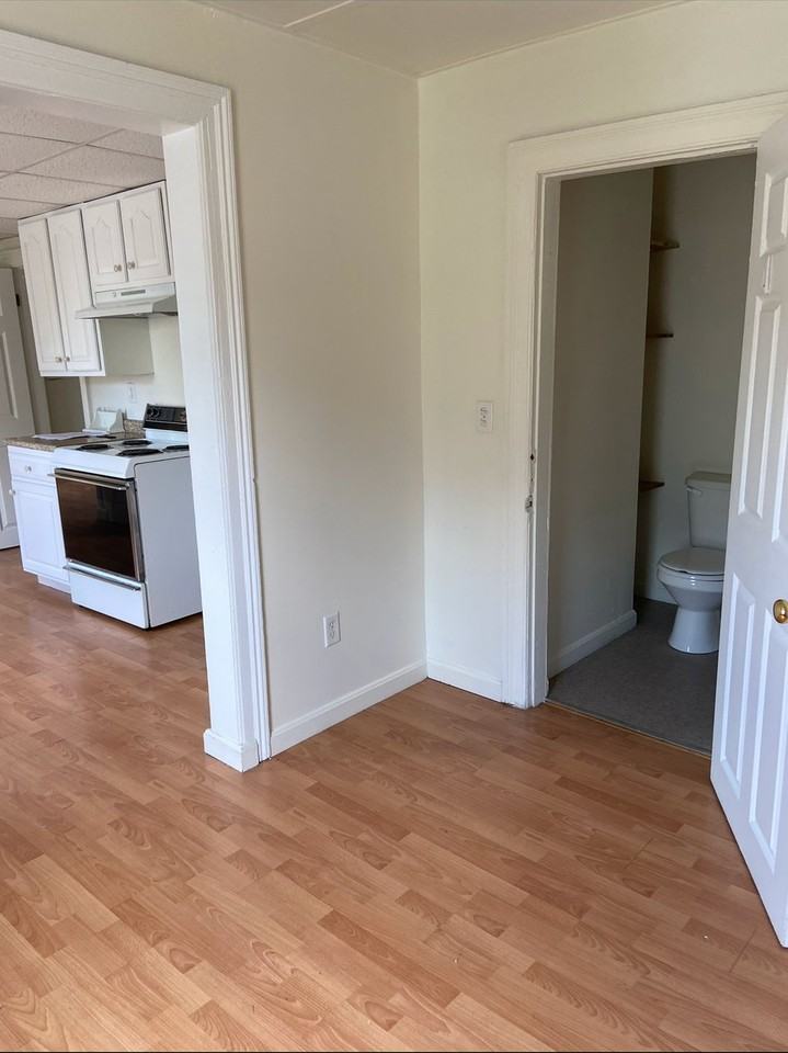 168 North Ave #2 - Photo 4 of 4