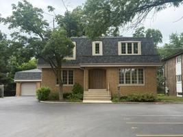 featured image of 522 S La Grange Rd #1