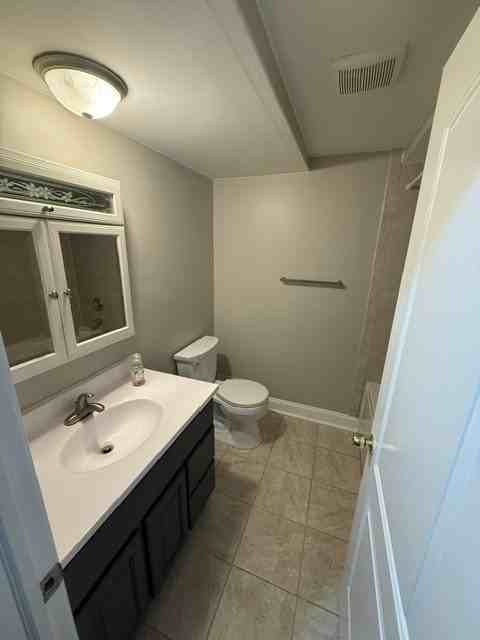 522 S La Grange Rd #1 - Photo 7 of 13