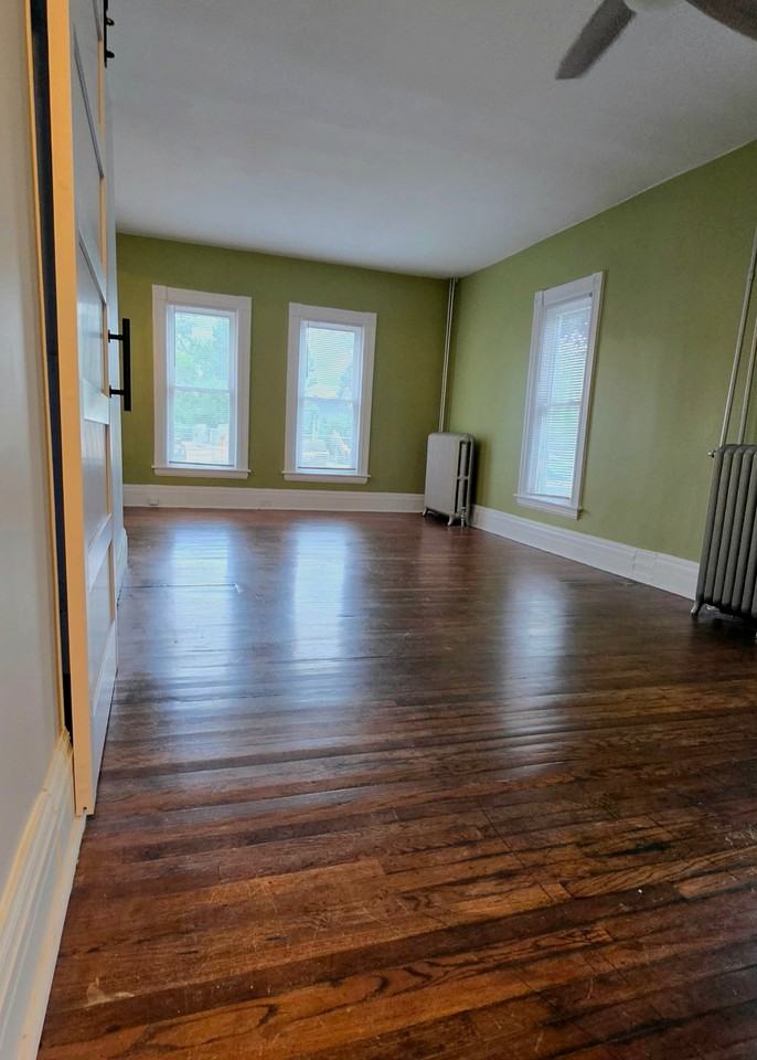 1018 Erie St - Photo 7 of 18