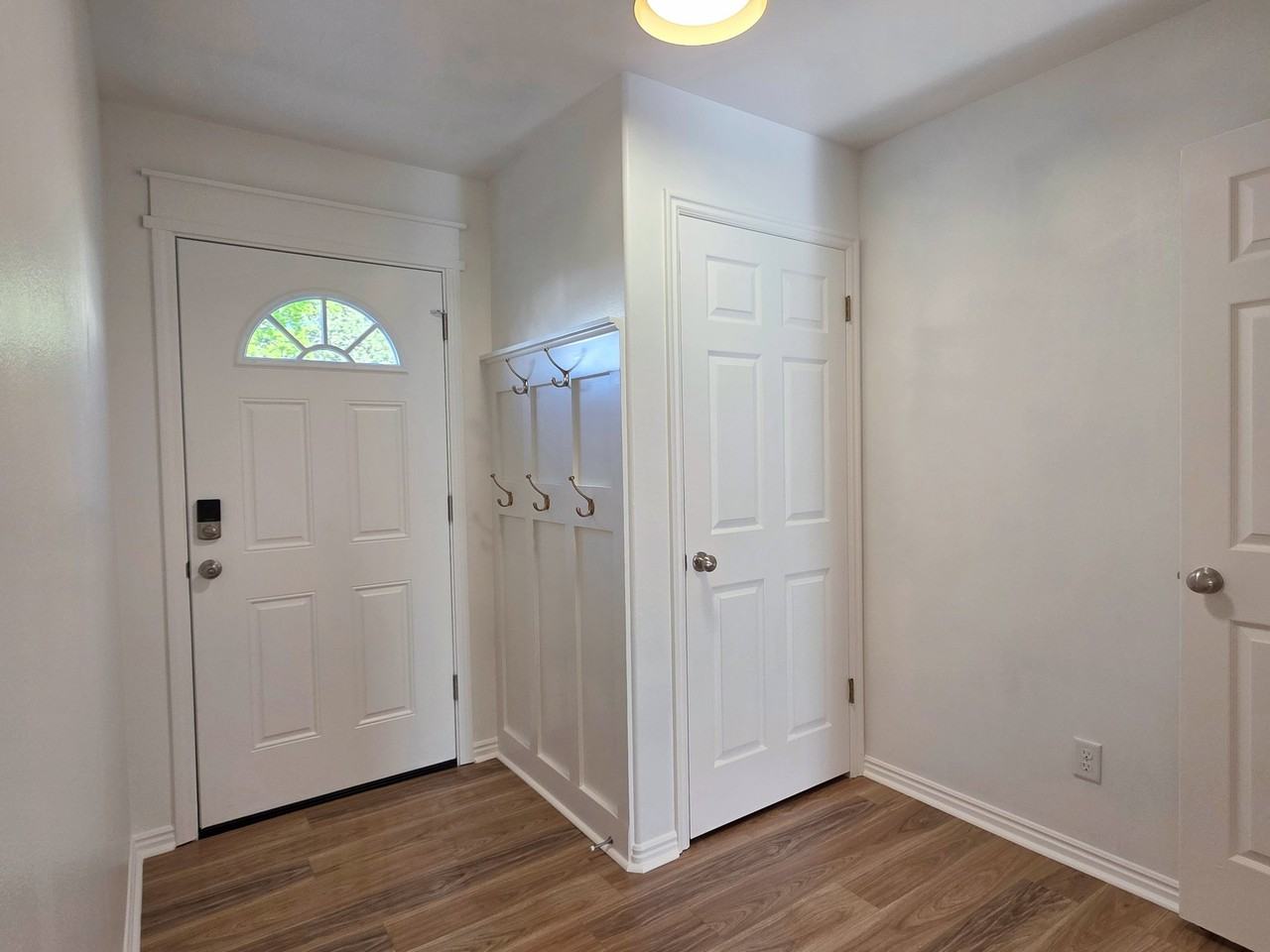 326 N Escalante Dr #B - Photo 3 of 10