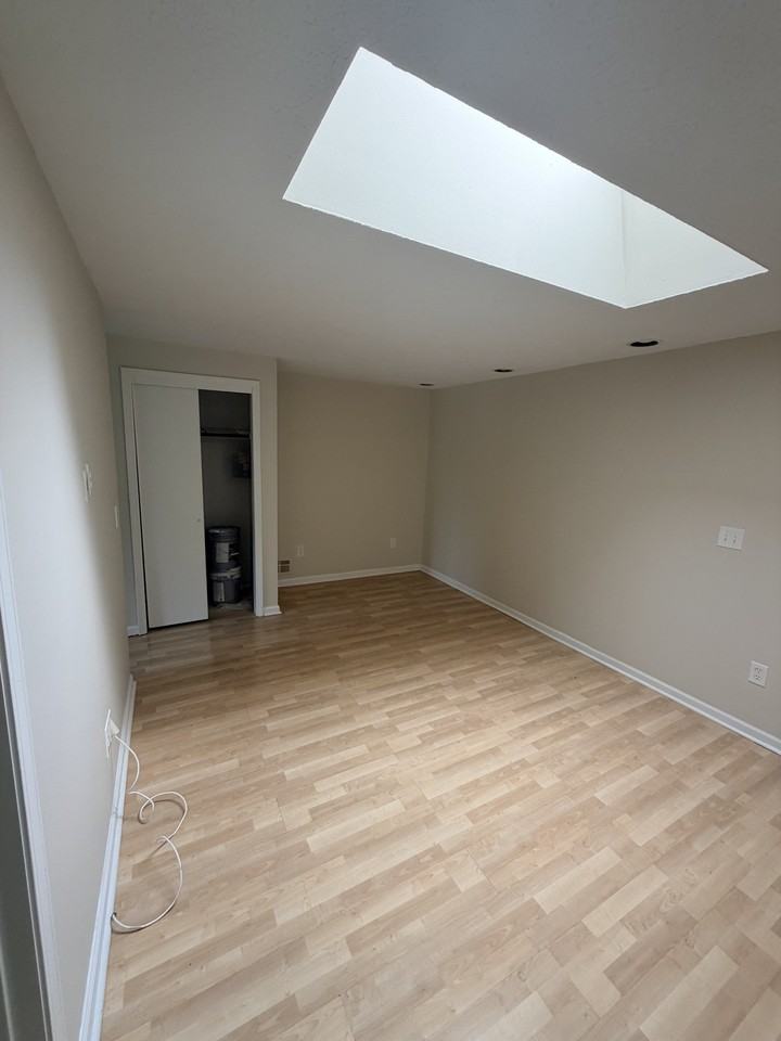 27 Hillbridge Cir #2 - Photo 4 of 19