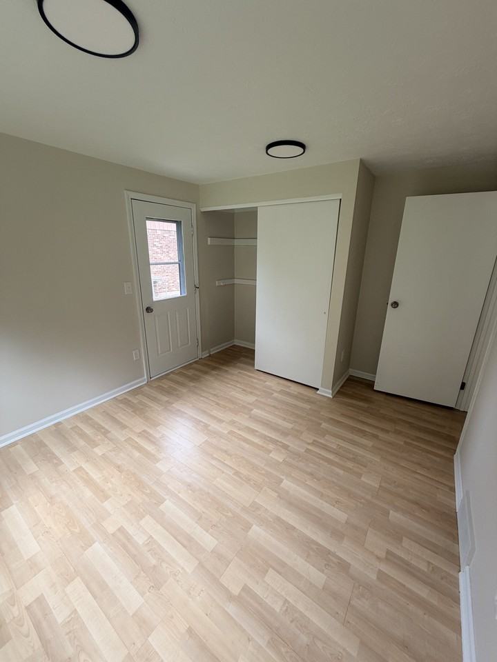 27 Hillbridge Cir #2 - Photo 5 of 19