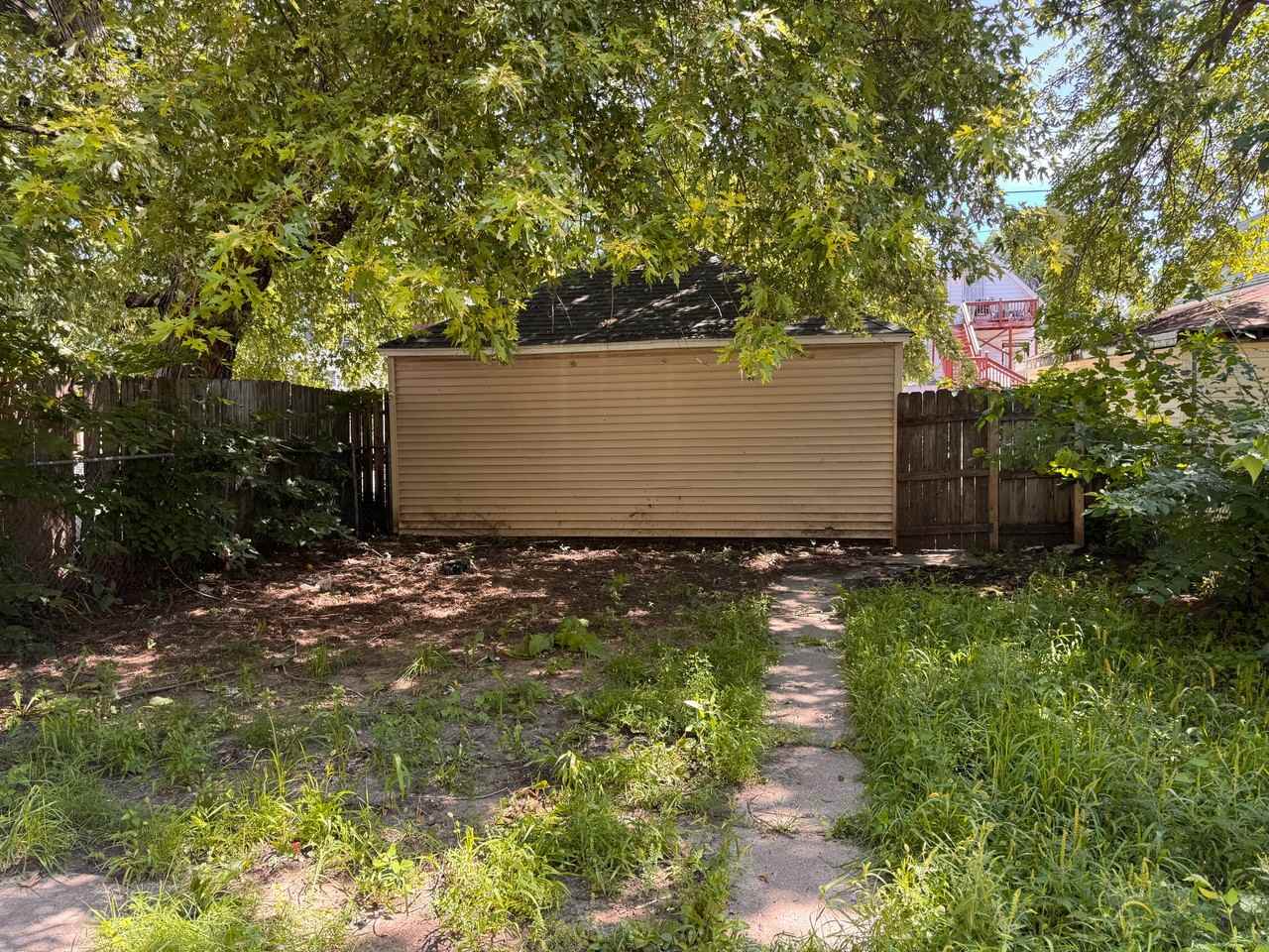 1118 S 18th St - Photo 3 of 20